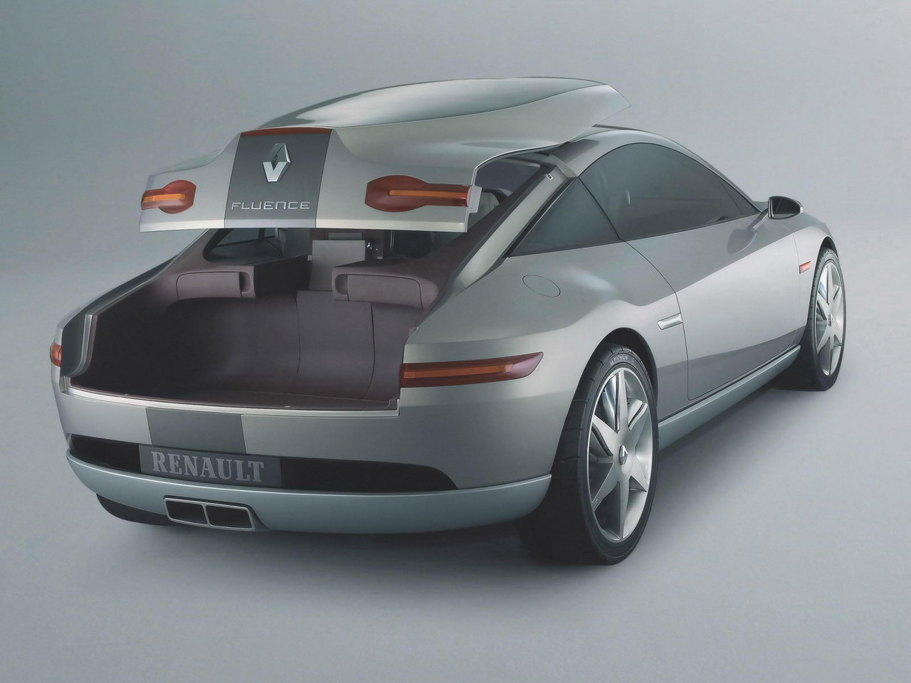 Renault Fluence Concept 2004 003.jpg